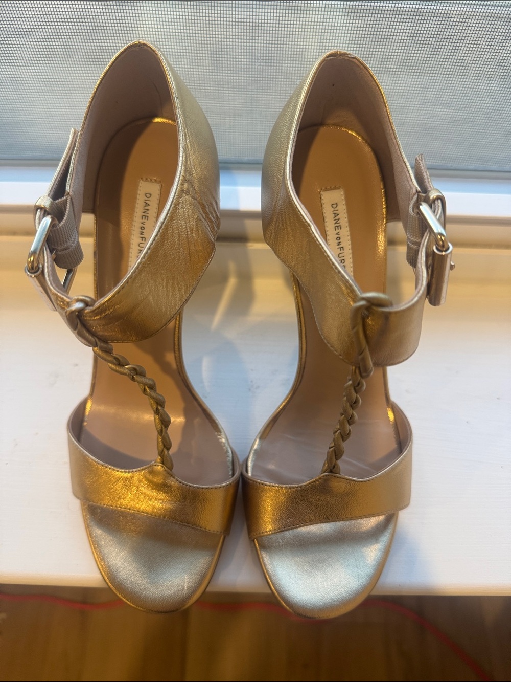 Diane Von Furstenberg Metallic Gold Braided T-Strap Heels Size 7